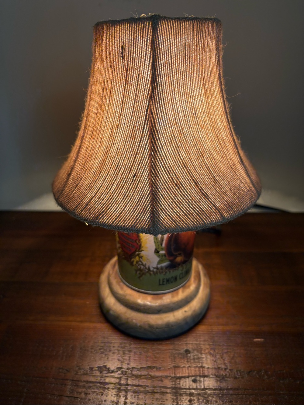 Vintage Style Miniature Table Lamp Of Canister Base Labeled “ Lemon Cling Peach” - Picture 6 of 13